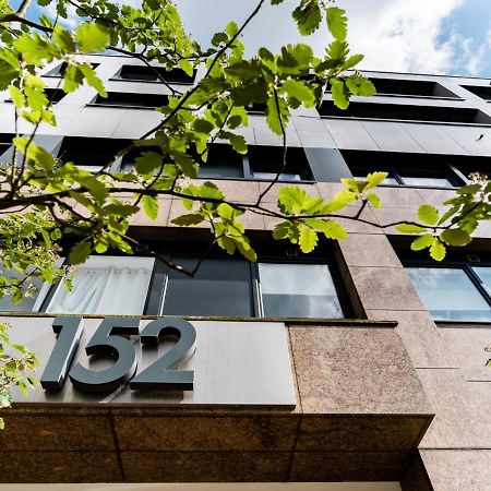Modern Two-Bedroom Apartment - Central Location, Free Wi-Fi, Ideal For Long Stays By Av Hughes Properties Milton Keynes Eksteriør billede
